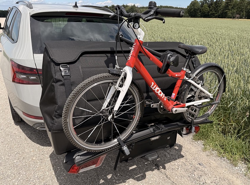 Thule Onto 2 Heckbox mit Fahrrad